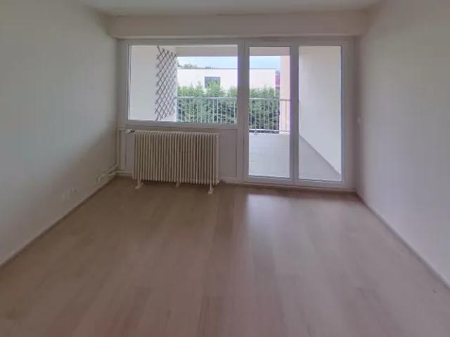 Location Appartement Avenue Gambetta, Neuville sur Saône