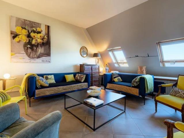 Location Appartement Avenue George V, Paris