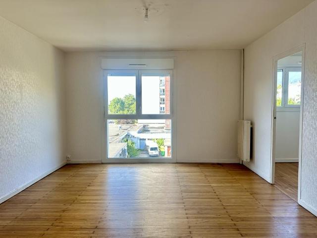 Location Appartement Avenue Danielle Casanova, Échirolles