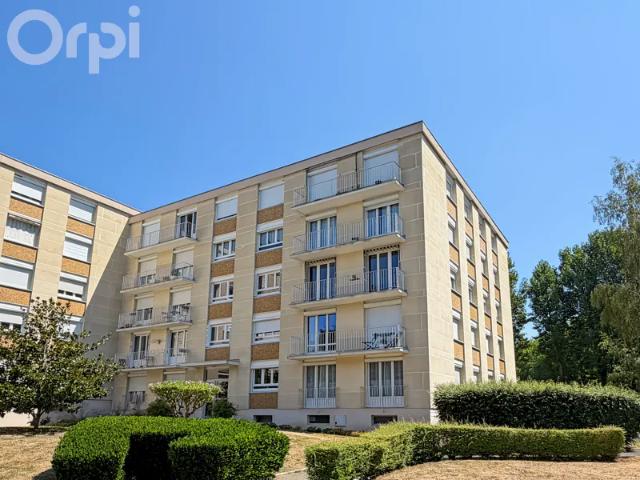 Location Appartement Avenue de Chantilly, Senlis