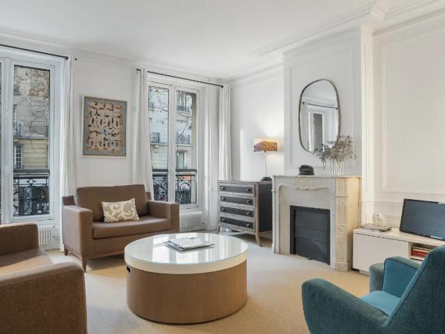 Location Appartement Avenue de la Bourdonnais, Paris