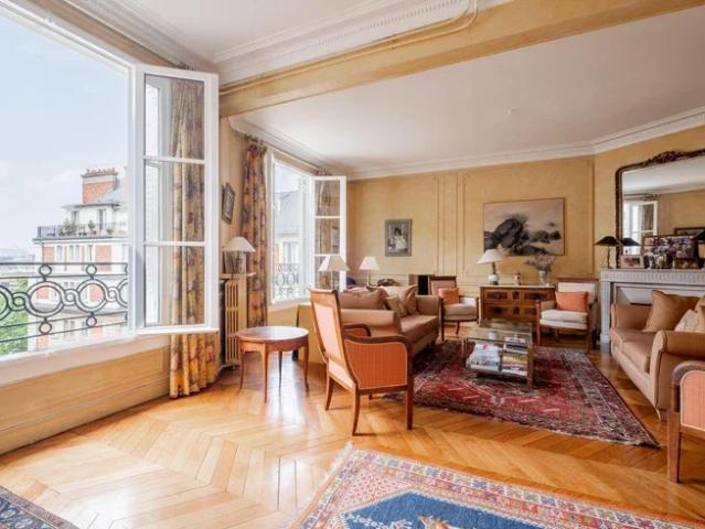 Location Appartement Avenue de la Bourdonnais, Paris