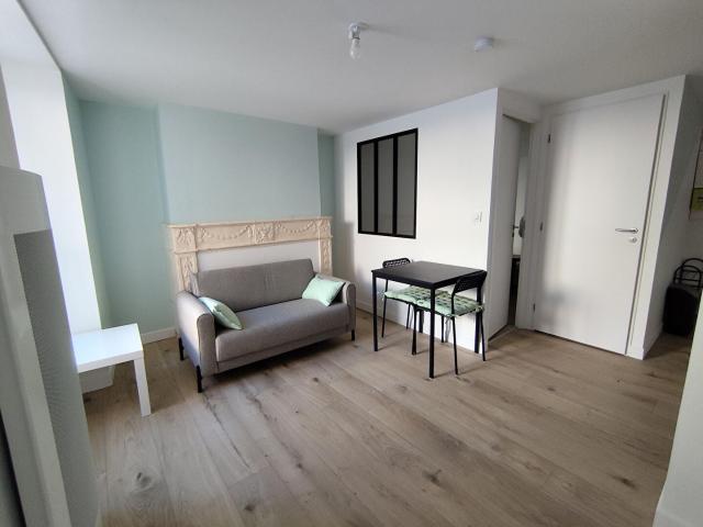 Location Appartement Avenue de la Renaissance, Nanteuil