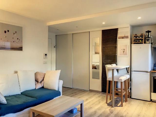 Location Appartement Avenue de l'École de Joinville, Paris