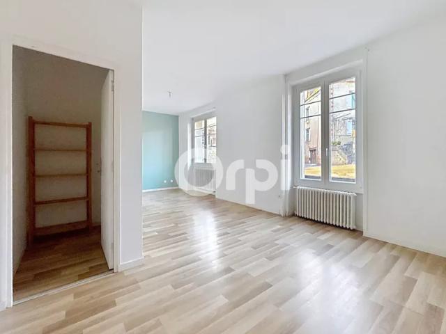 Location Appartement Avenue de l'Hôtel de Ville, Allassac