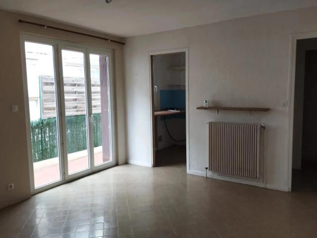 Location Appartement Avenue de Montpellier, Mèze