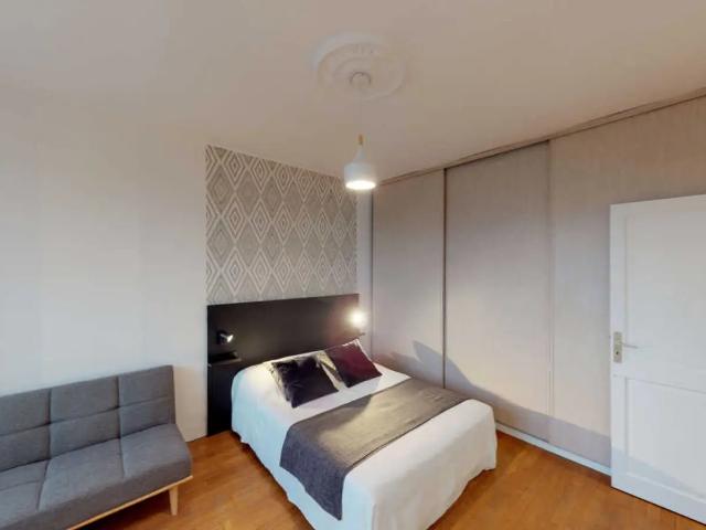 Location Appartement Avenue de Salonique, Paris