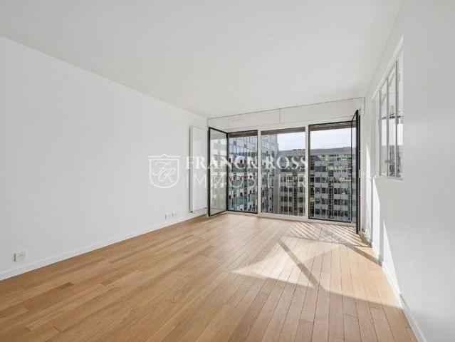 Location Appartement Avenue de Suffren, Paris