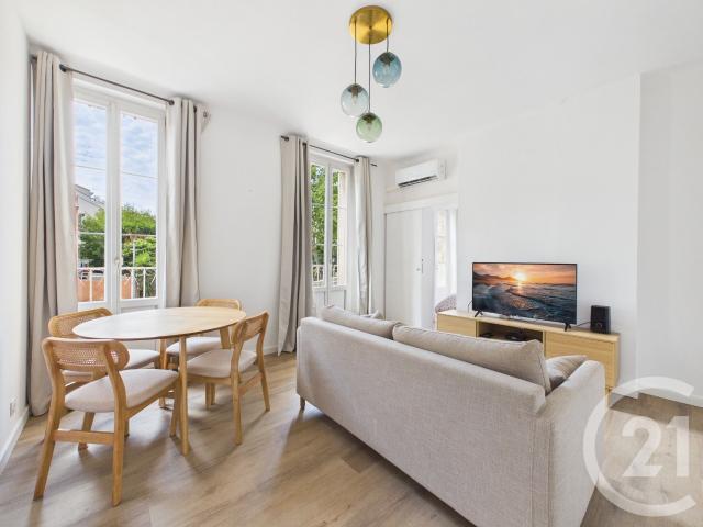 Location Appartement Avenue de Toulon, Hyères