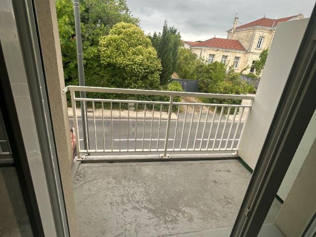 Location Appartement Avenue de Verdun, Montussan