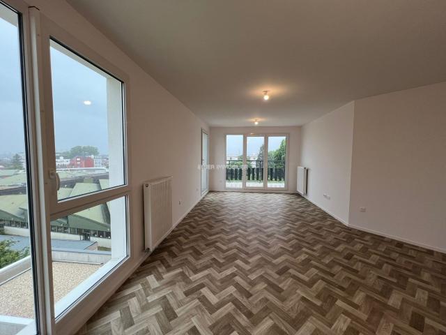 Location Appartement Avenue des Martyrs de Châteaubriant, Drancy