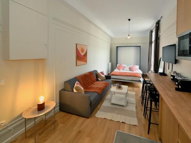 Location Appartement Avenue des Champs Élysées, Paris