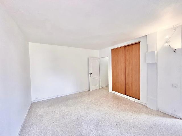 Location Appartement Avenue des Écoles Militaires Saint Cyr et Maixent, Aix en Provence