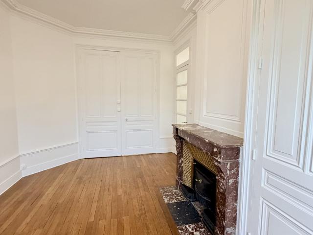 Location Appartement Avenue des Frères Lumière, Lyon