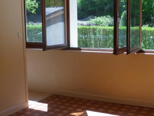 Location Appartement Avenue des Thermes, Salins Fontaine