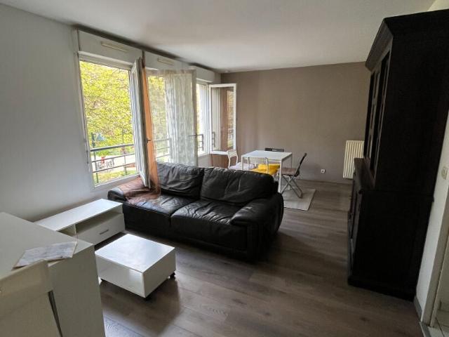 Location Appartement Avenue du Colonel Fabien, Romainville