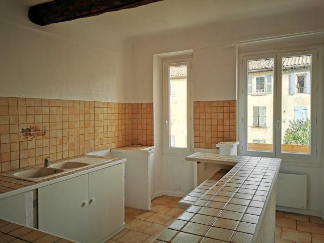 Location Appartement Avenue du Gapeau, Solliès Toucas