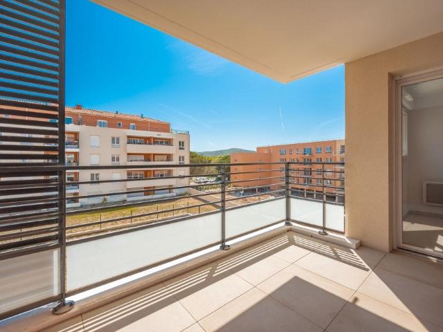 Location Appartement Avenue du Grand Jardin, Le Lavandou
