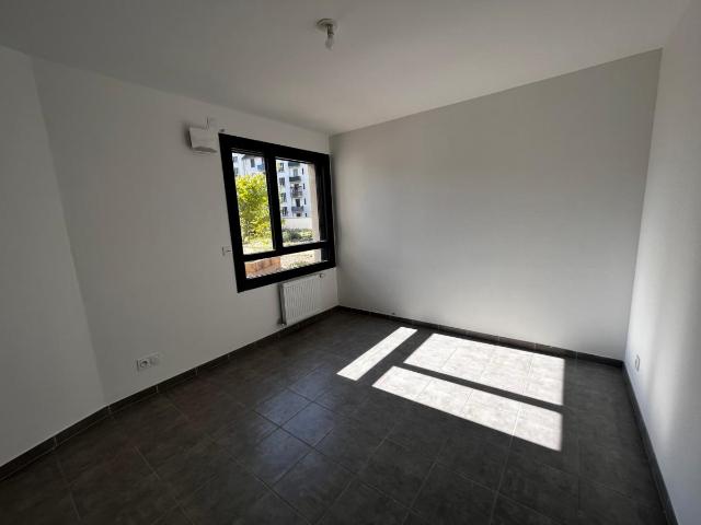 Location Appartement Avenue du Docteur Desfrançois, Chambéry