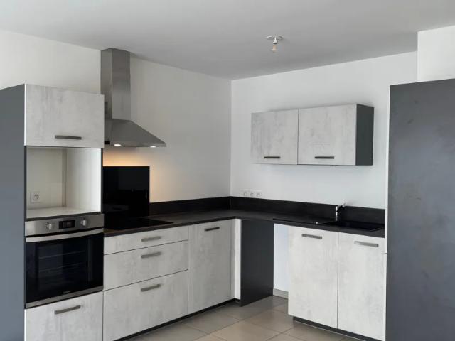 Location Appartement Avenue du Docteur Desfrançois, Chambéry