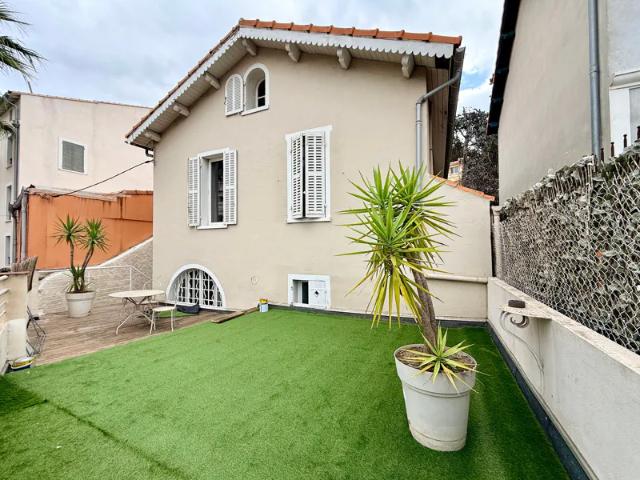 Location Appartement Avenue du Maréchal Gallieni, Sanary sur Mer
