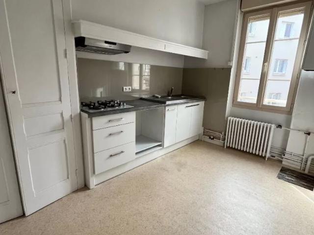 Location Appartement Cour Aliénor d'Aquitaine, Limoges