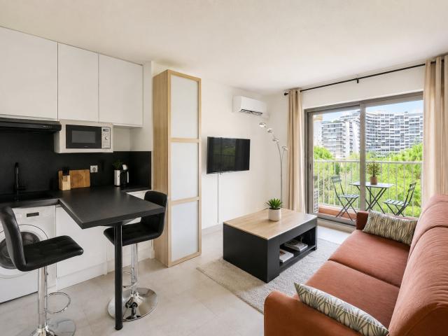 Location Appartement Avenue du Maréchal Juin, Mandelieu la Napoule