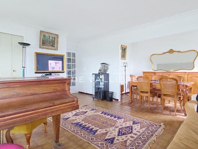 Location Appartement Avenue du Nouveau Cimetière, Courbevoie