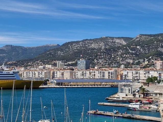 Location Appartement Avenue Du Port De Plaisance, Toulon