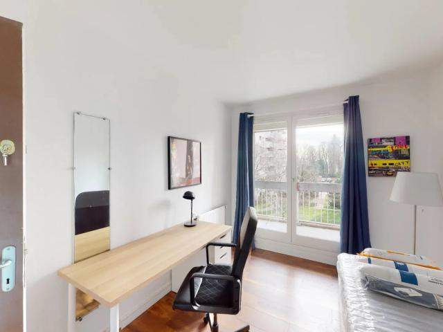 Location Appartement Avenue du Parc aux Biches, Évry