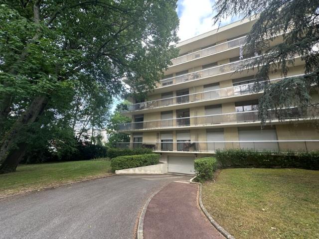 Location Appartement Avenue du Petit Château, Brunoy
