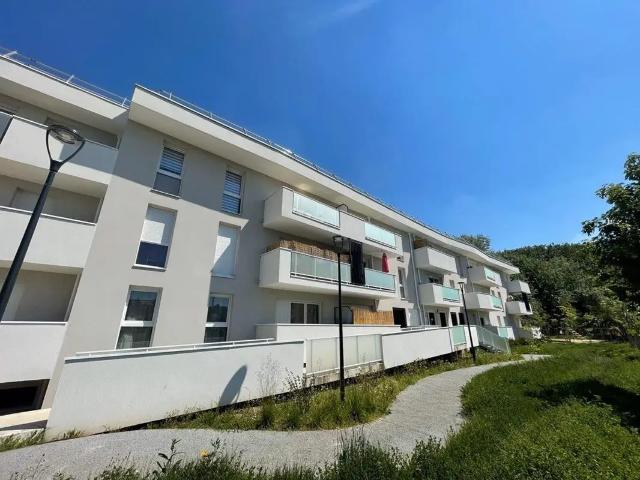 Location Appartement Avenue du Professeur Émile Sergent, Épône