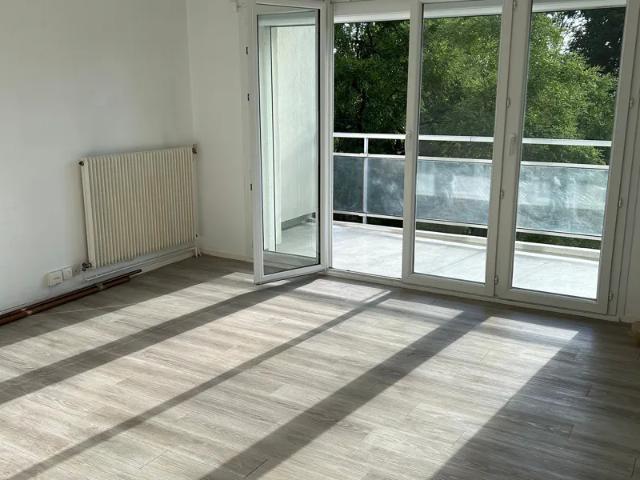 Location Appartement Avenue du Vallon, Pessac