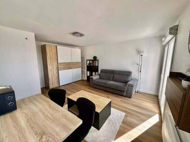 Location Appartement Avenue du XVème Corps, Toulon