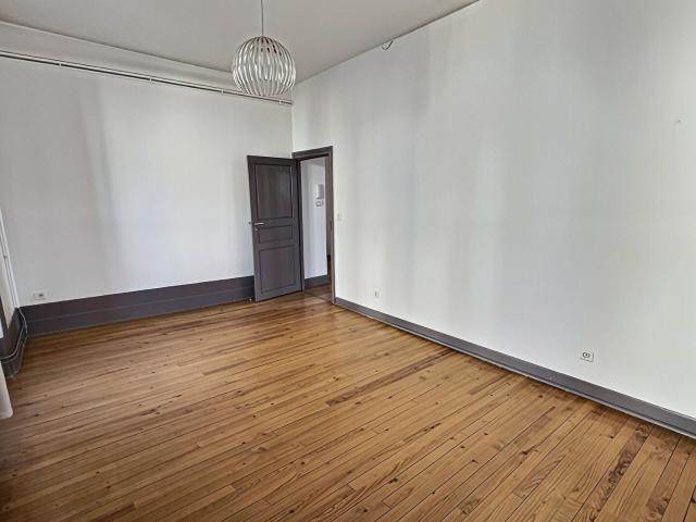 Location Appartement Avenue Émile Bouyssou, Figeac