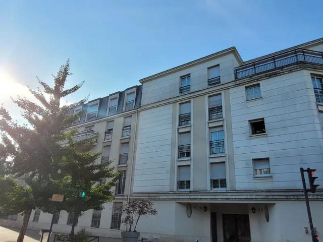 Location Appartement Avenue Élise Deroche, Le Bourget