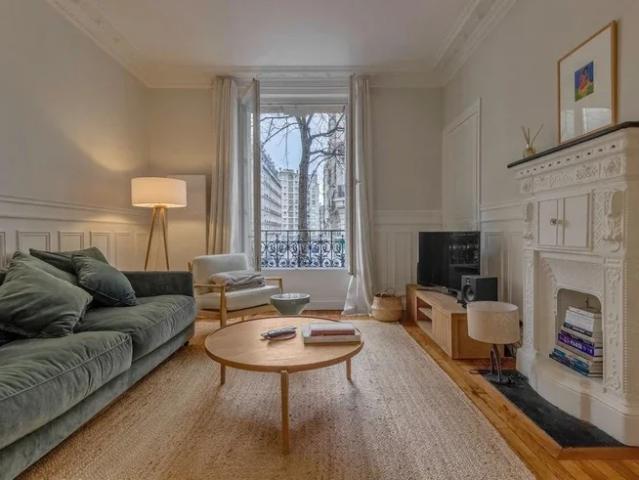 Location Appartement Avenue Félix Faure, Paris