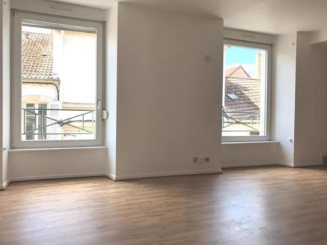Location Appartement Avenue François de Neufchâteau, Neufchâteau