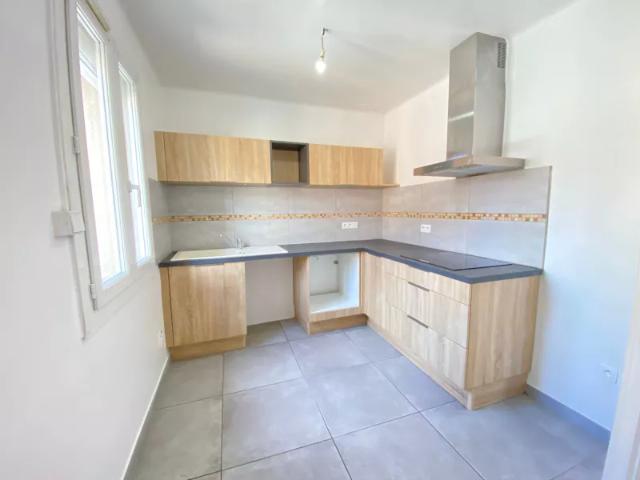 Location Appartement Avenue Frédéric Mistral, Graveson