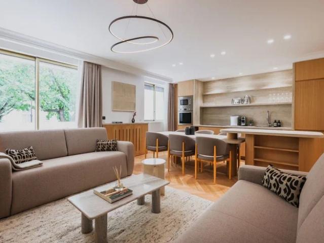 Location Appartement Avenue Hubert Germain, Paris