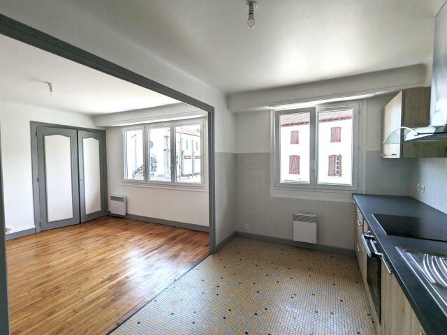 Location Appartement Avenue Jeanne d'Albret, Saint Palais