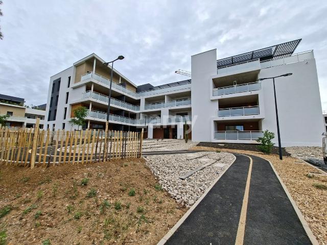 Location Appartement Avenue Louis Abric, Lunel