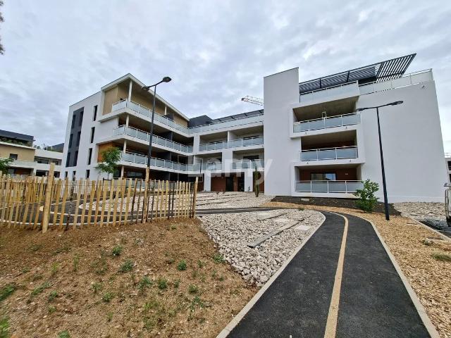 Location Appartement Avenue Louis Abric, Lunel