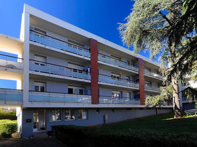 Location Appartement Avenue Louis Aragon, Cogolin