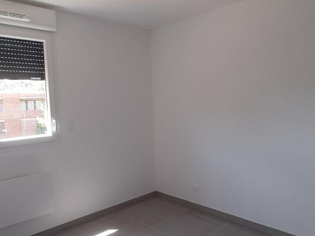 Location Appartement Avenue Monseigneur Robert Dalverny, Nîmes