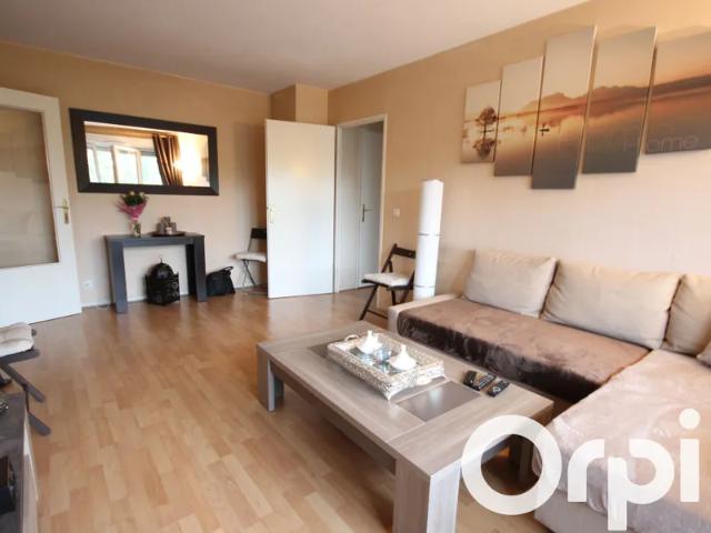 Location Appartement Avenue Marcel Dassault, Élancourt