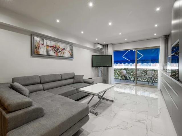 Location Appartement Avenue Maréchal Joffre, Antibes