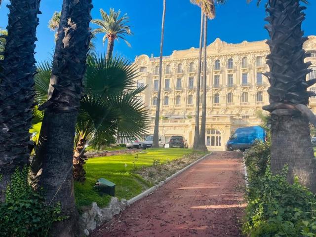 Location Appartement Avenue Mendiguren, Nice