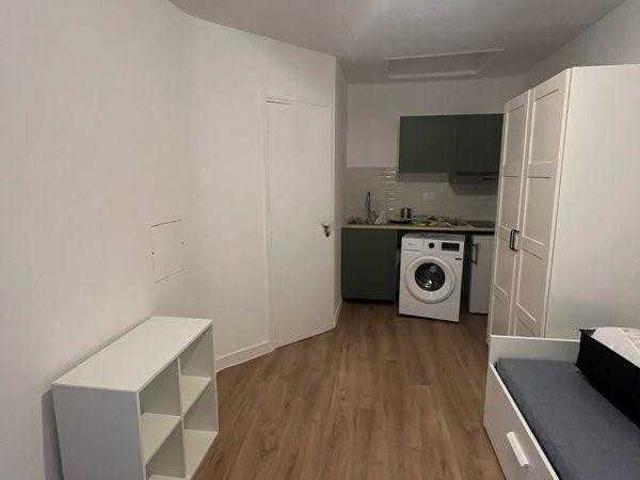 Location Appartement Avenue Secrétan, Paris