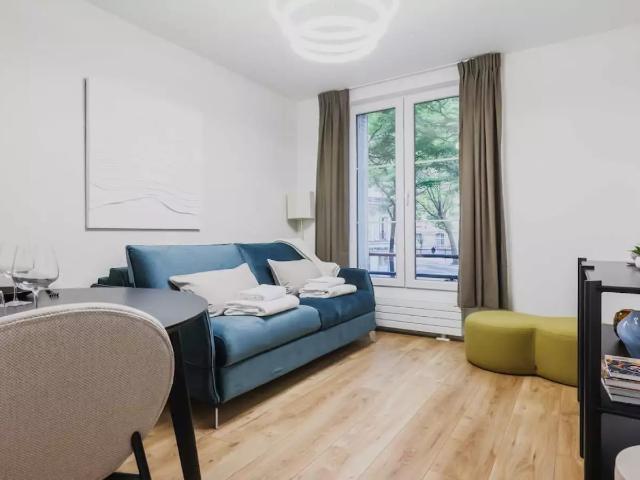 Location Appartement Avenue Secrétan, Paris